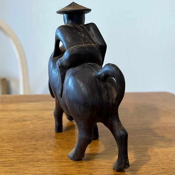 Vintage, carved wood water buffalo sculpture. Indonesia, folk art. - Picture 3 of 7